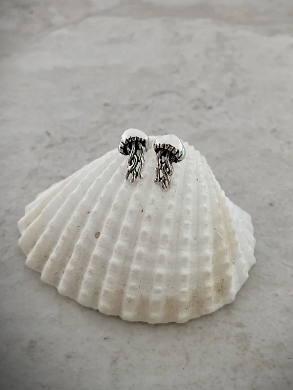 delicate marquise diamond band Swimming Jellyfish Posts