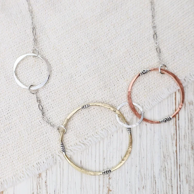 vintage-inspired pearl brooch Mixed Metals Random Circles Necklace