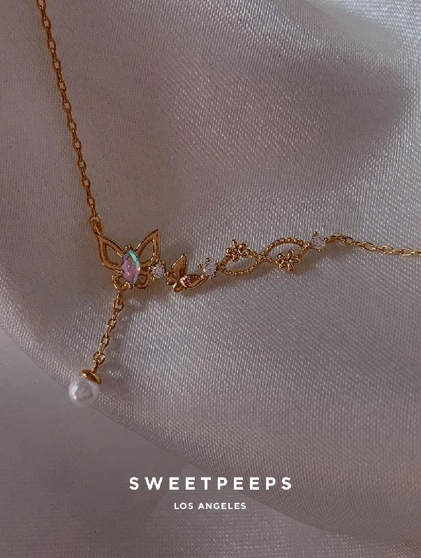 vintage gold engagement ring Augusta Butterfly Cluster Bar Necklace
