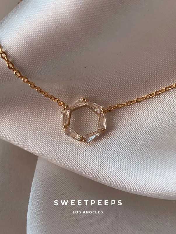 customized infinity bracelet Benedict Classic Circle Necklace