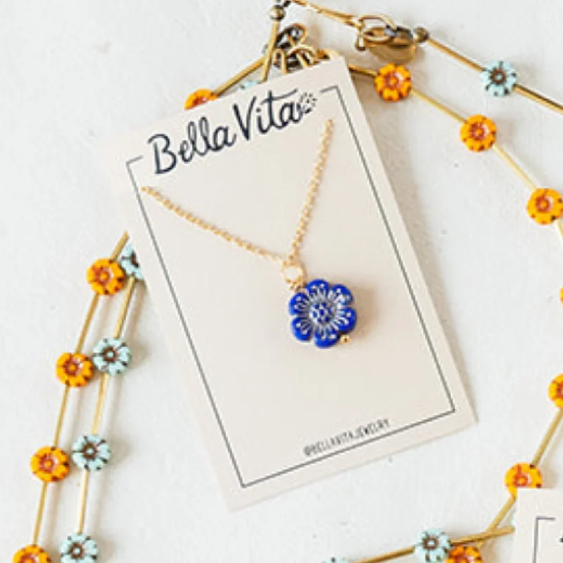 minimalist disc pendant necklace Flower Power Chain Necklace