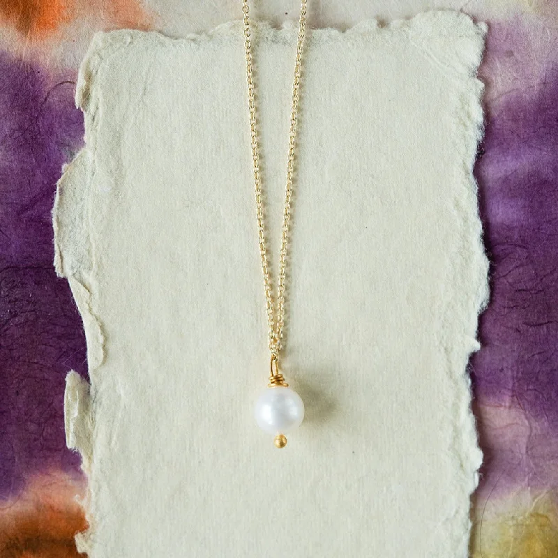 minimalist black diamond studs White Pearl Necklace